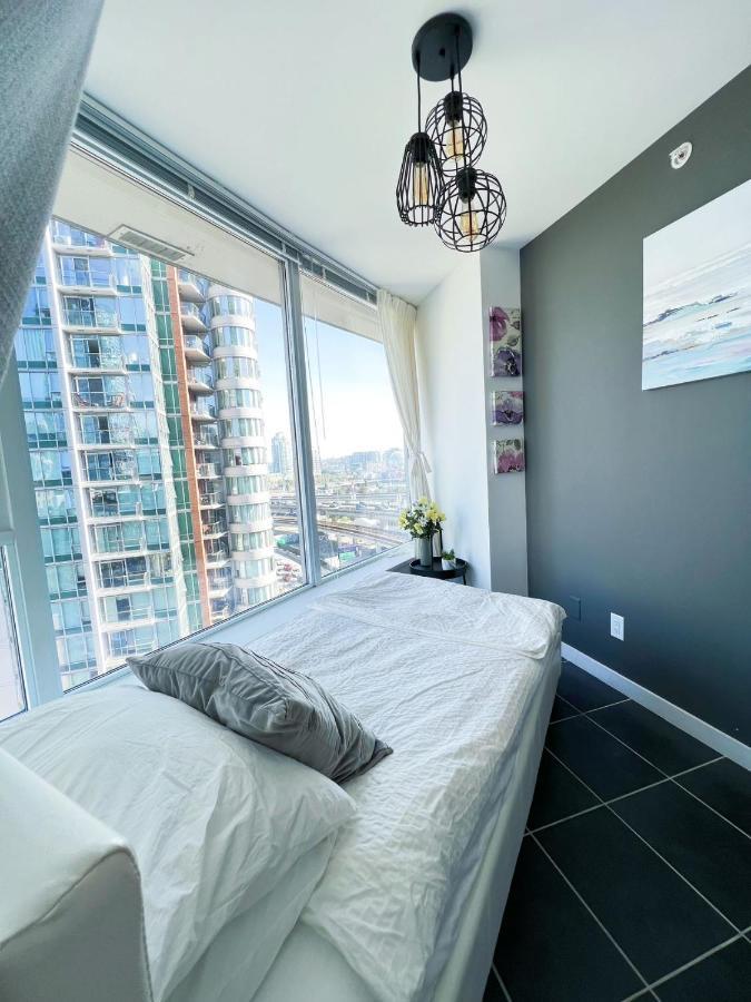 Appartamento Downtown 4Bd 2Ba View Skytrain 2 Free Parking Vancouver Esterno foto