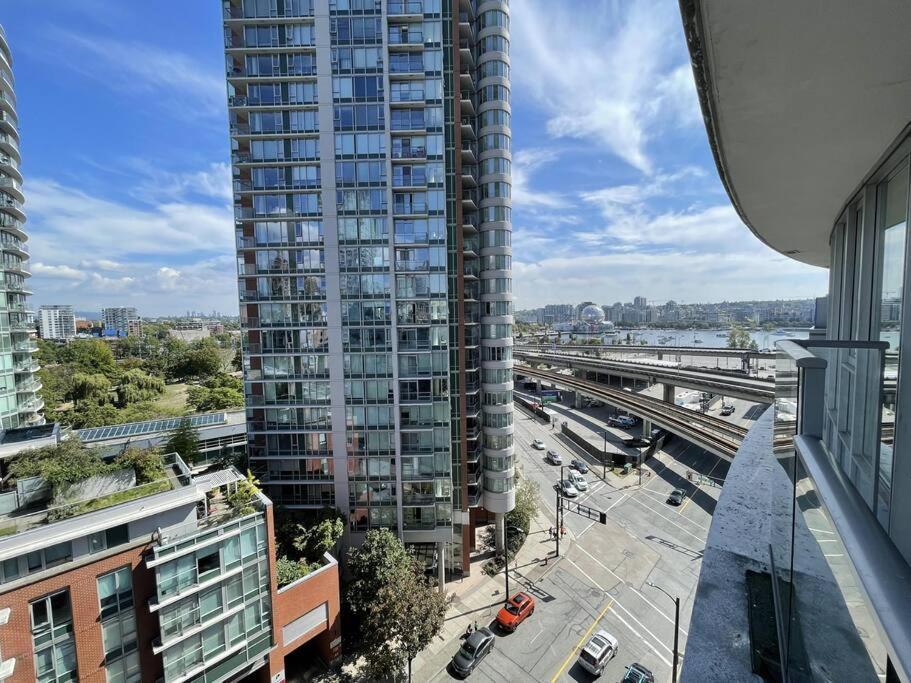 Appartamento Downtown 4Bd 2Ba View Skytrain 2 Free Parking Vancouver Esterno foto