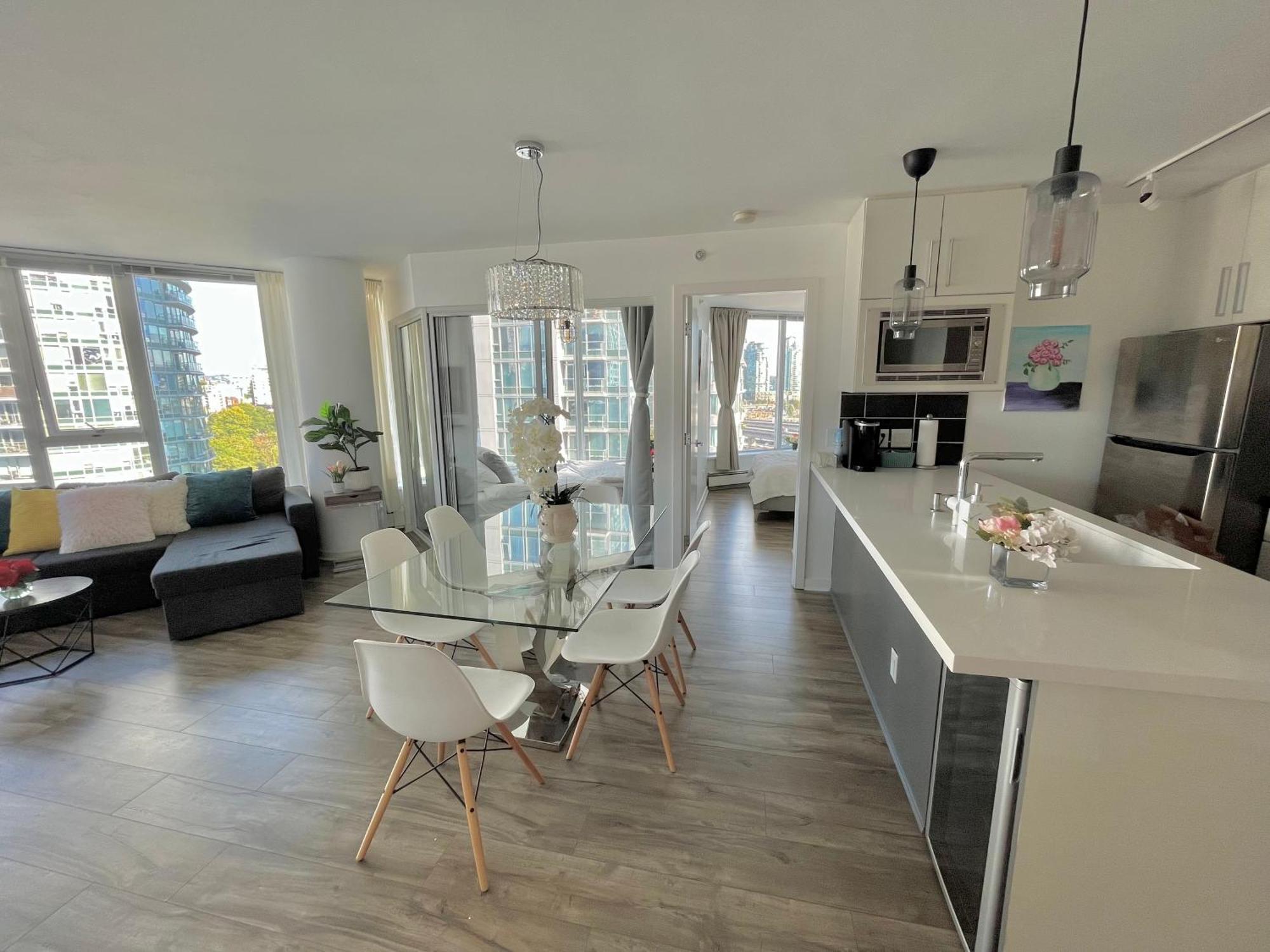 Appartamento Downtown 4Bd 2Ba View Skytrain 2 Free Parking Vancouver Esterno foto